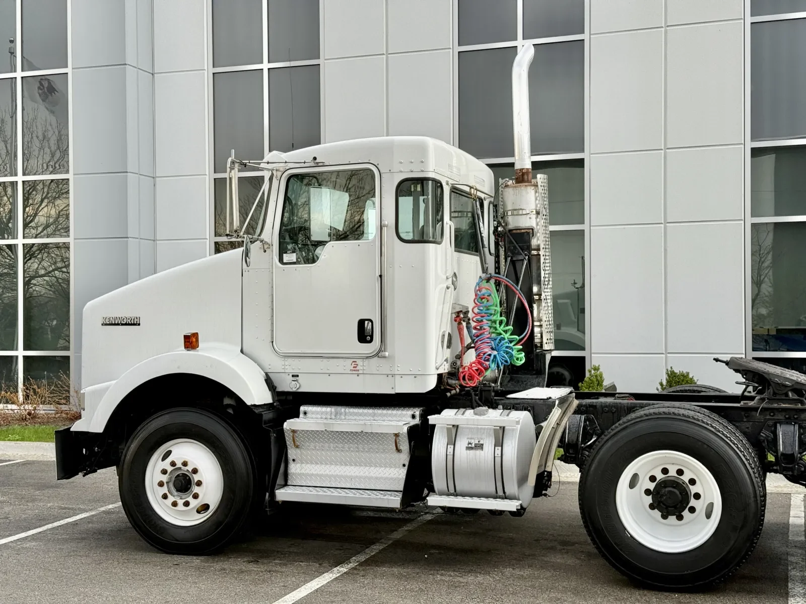 2010 Kenworth T800 - image 8