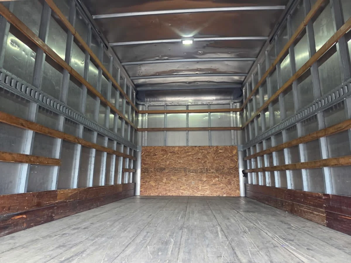 2019 Isuzu NPR - image 8