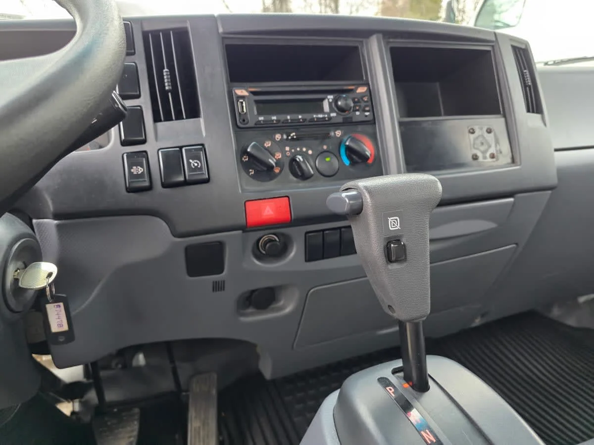 2019 Isuzu NPR - image 16