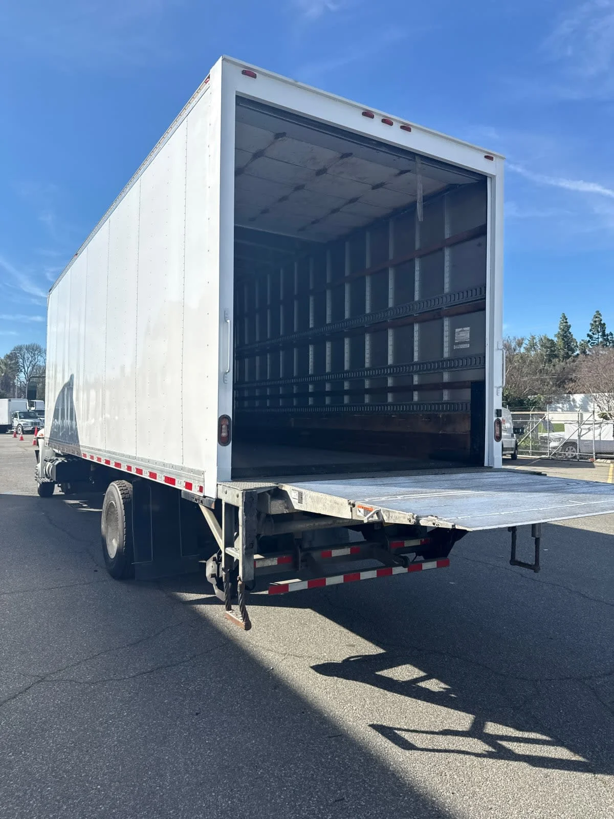 2019 International 4300 - image 4