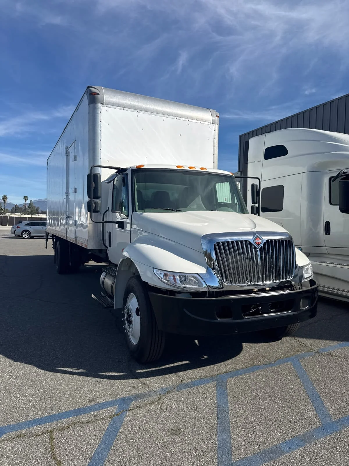 2019 International 4300 - image 3