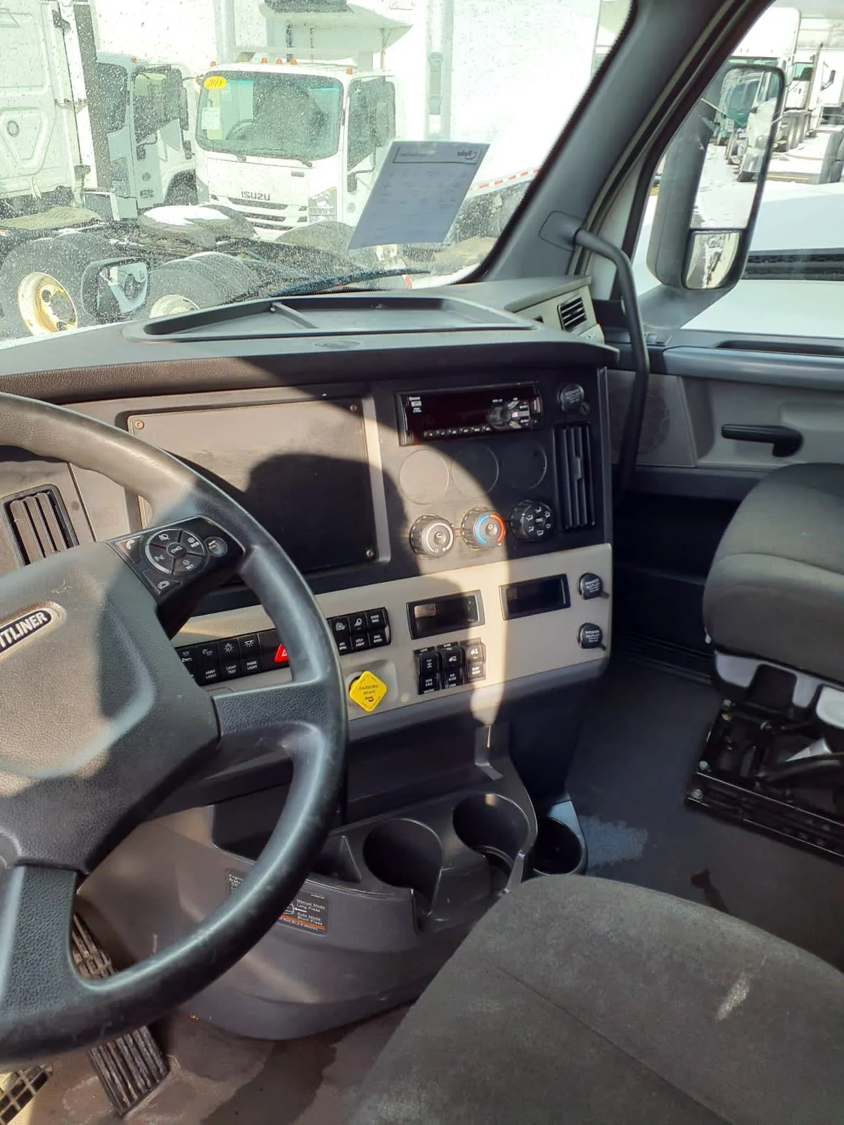 2021 Freightliner Cascadia - image 7