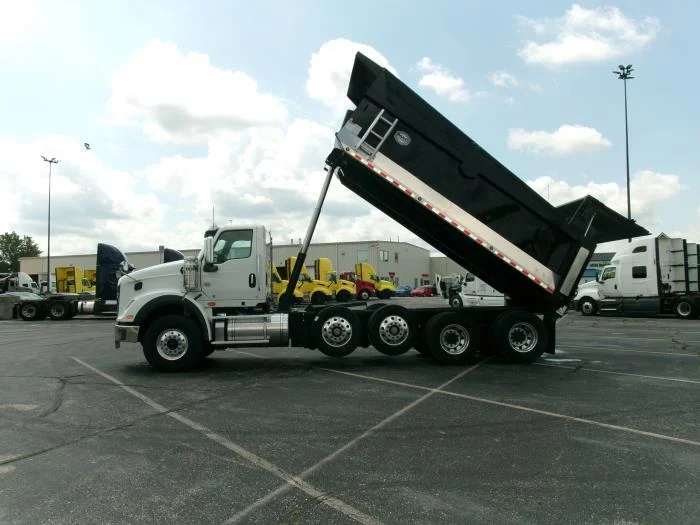 2026 International HX — photo 11