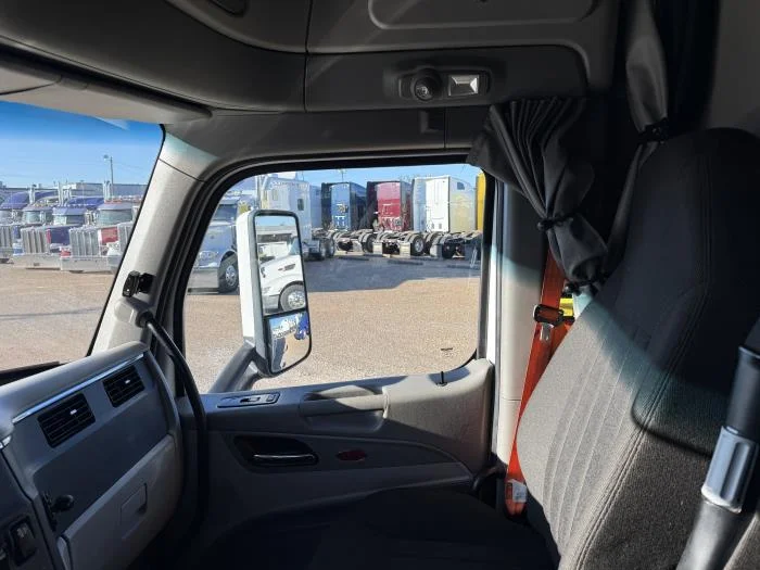 2021 Peterbilt 579 - image 12