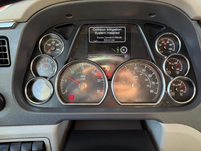 2021 Peterbilt 579 - image 5