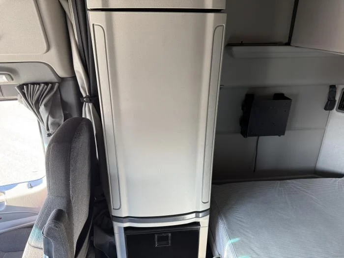 2021 Peterbilt 579 - image 25