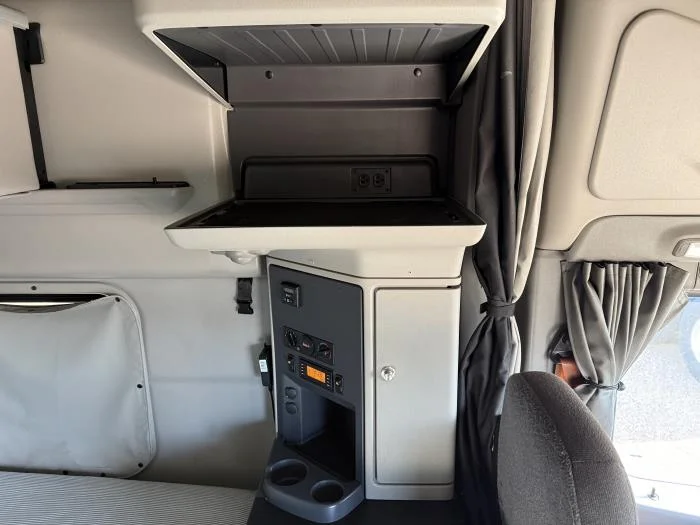 2021 Peterbilt 579 - image 21