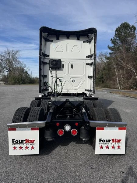 2026 Freightliner Cascadia in Montgomery, AL — photo 3
