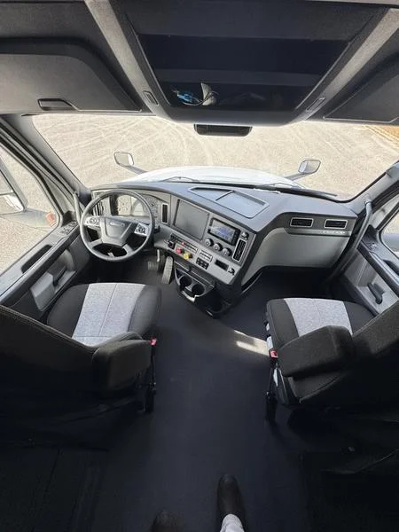 2026 Freightliner Cascadia in Montgomery, AL — photo 8