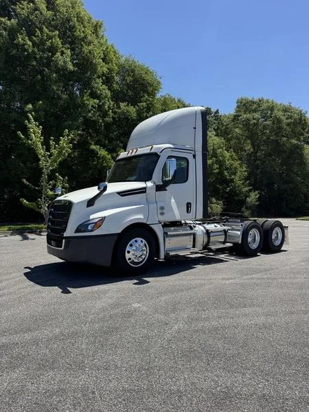 2026 Freightliner Cascadia in Montgomery, AL — photo 16