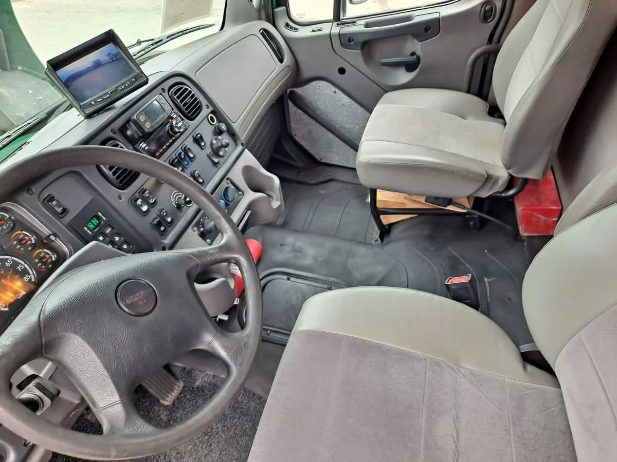 2020 Freightliner M2 106 in Salisbury, MA — photo 7