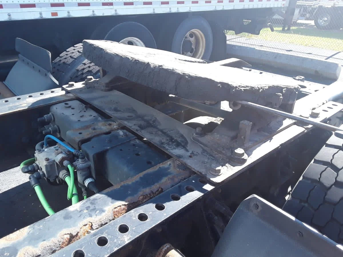 2019 International RH - image 14