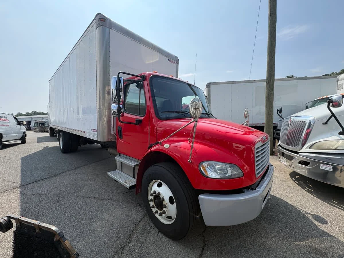 2017 Freightliner M2 106 in Ashland, VA — photo 3