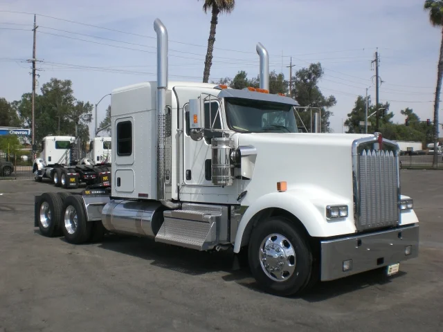 2024 Kenworth W900 in Fresno, CA