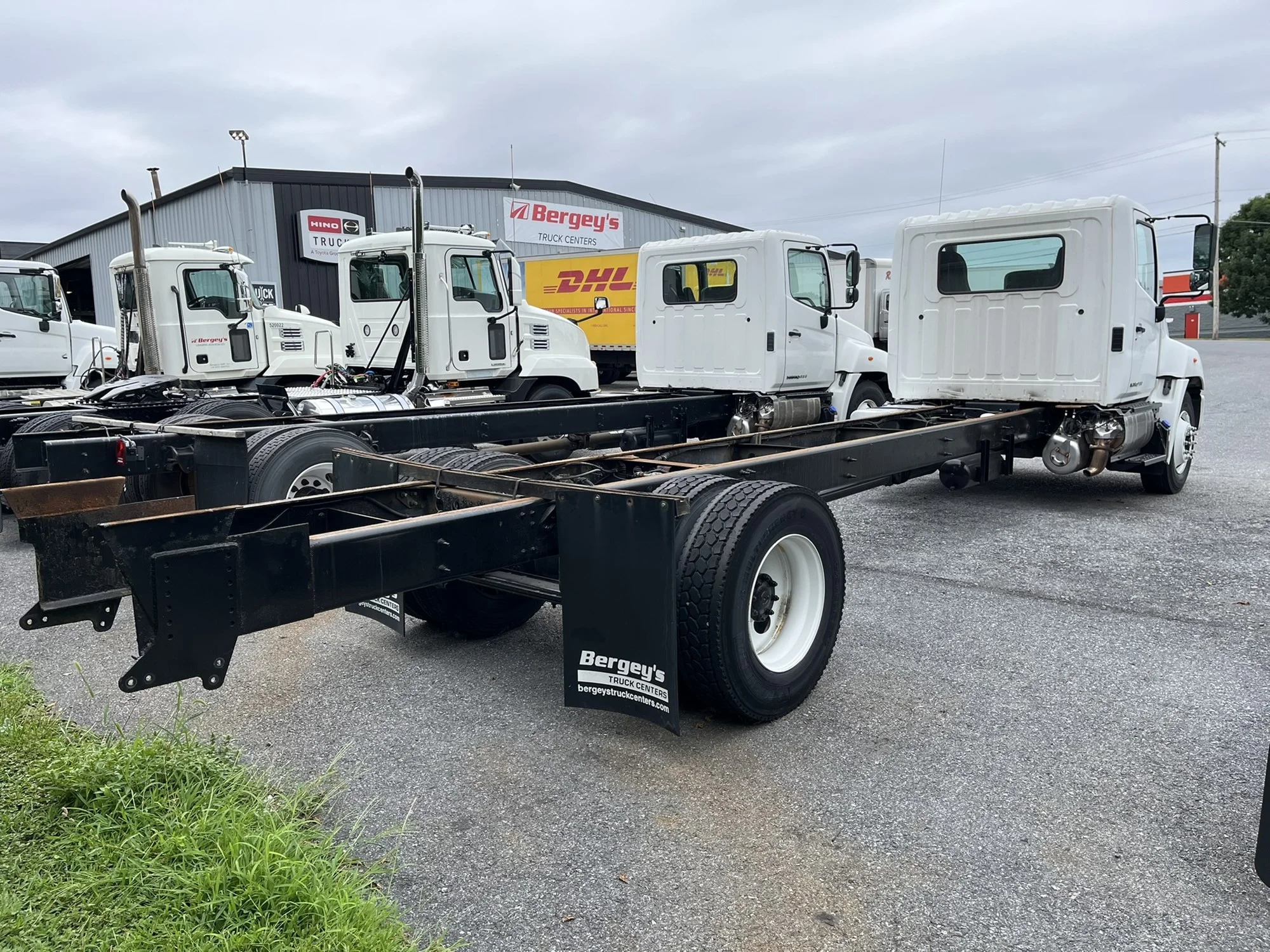 2018 Hino 338 - image 4