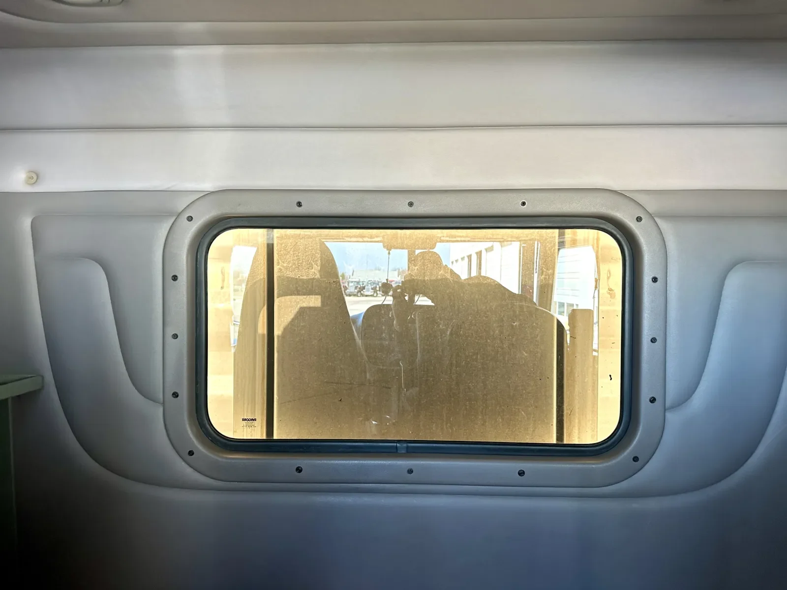 2016 Peterbilt 389 - image 23