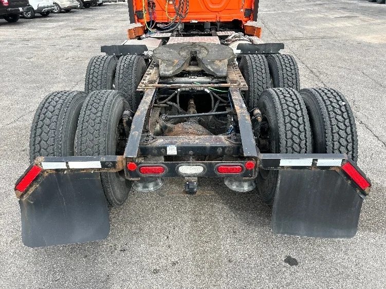 2020 Freightliner Cascadia in Peosta, IA — photo 6
