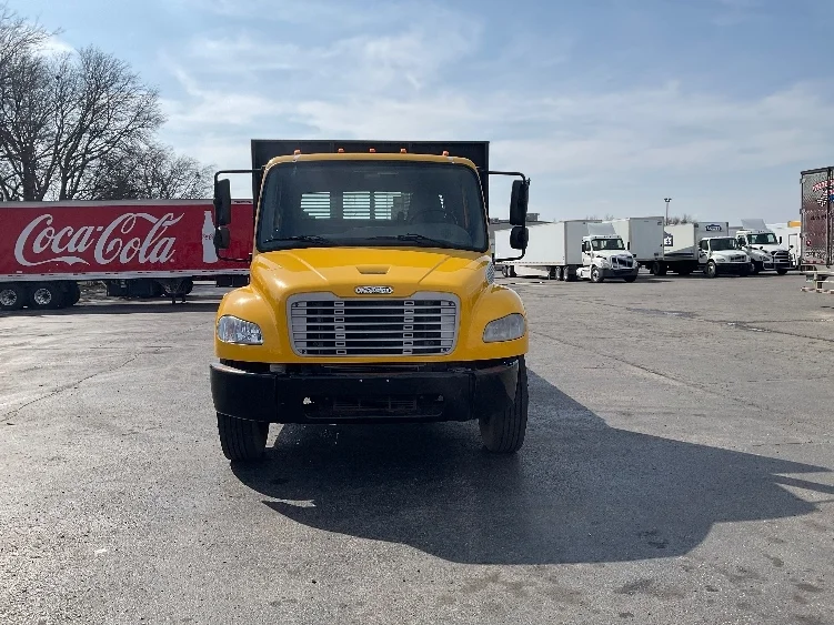 2020 Freightliner M2 106 in Tulsa, OK — photo 2