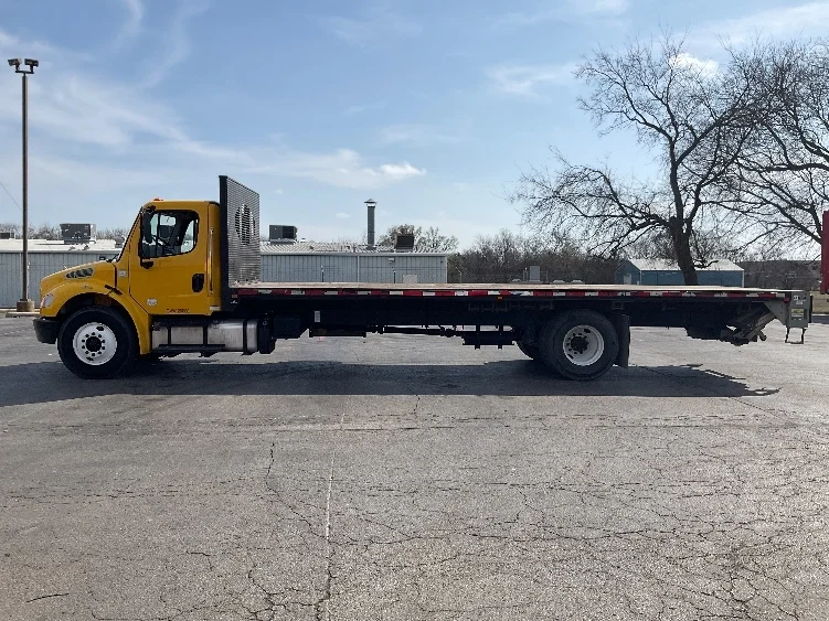 2020 Freightliner M2 106 in Tulsa, OK — photo 4