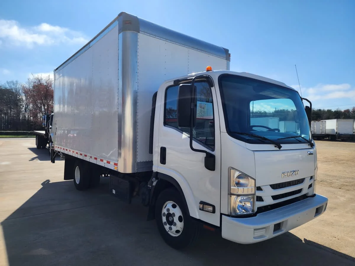 2019 Isuzu NPR - image 3