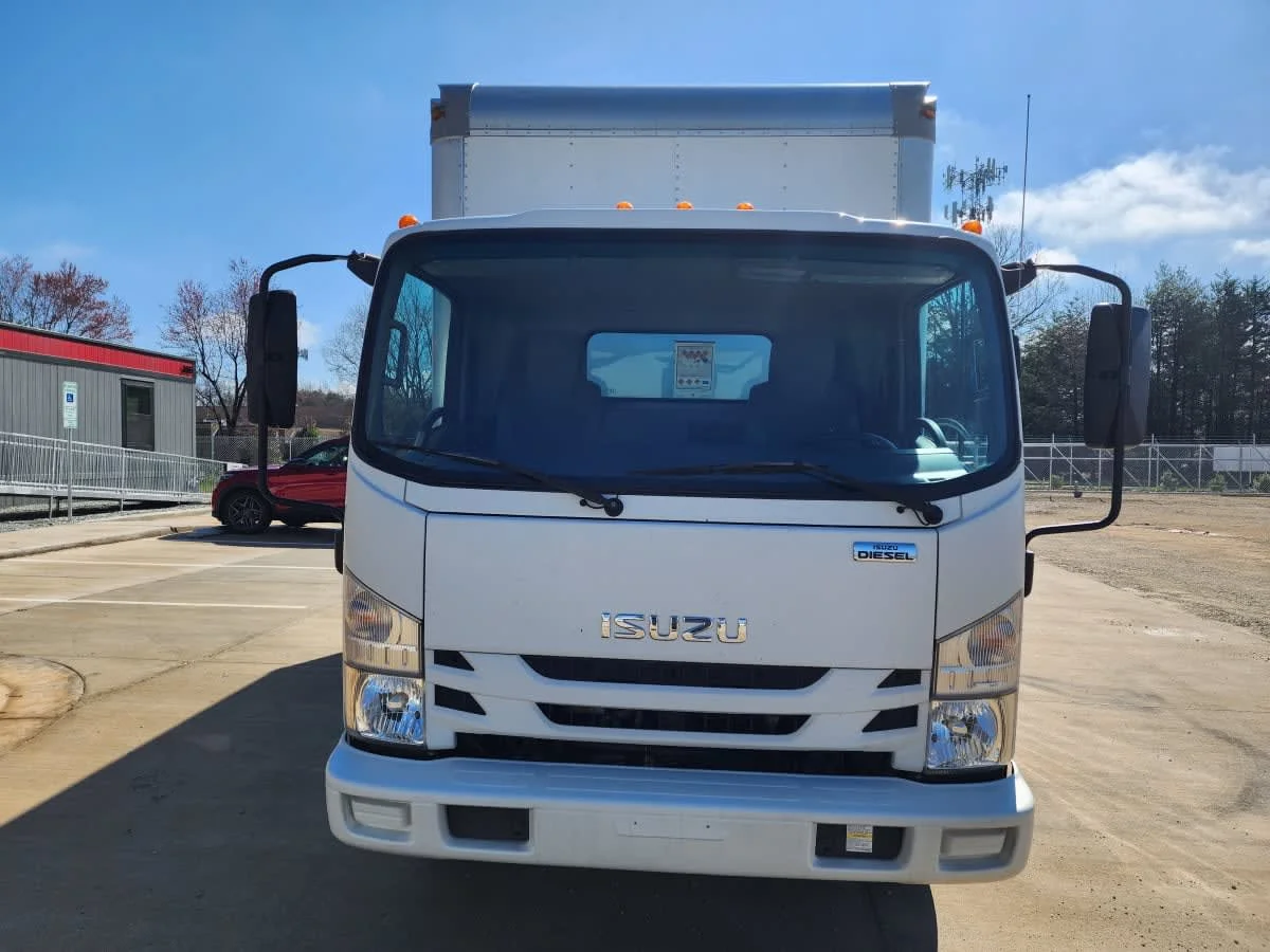 2019 Isuzu NPR - image 2