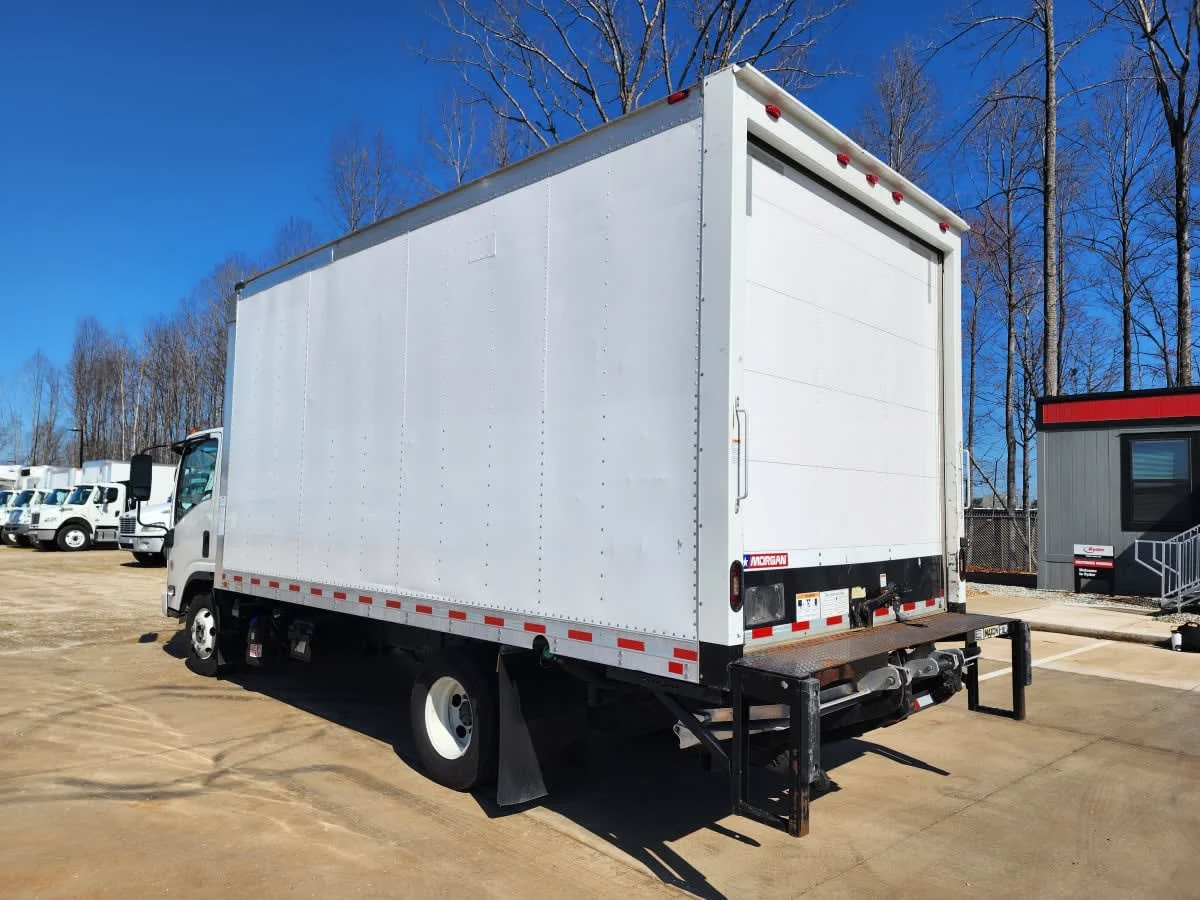 2019 Isuzu NPR - image 6