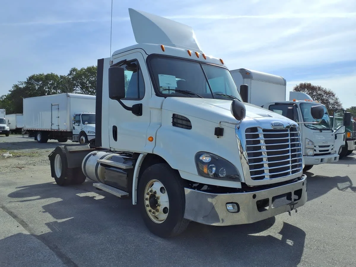 2018 Freightliner Cascadia in Salisbury, MA — photo 3