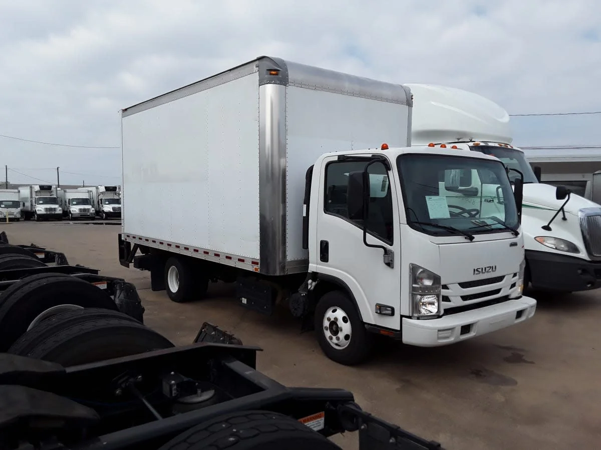 2019 Isuzu NPR - image 3