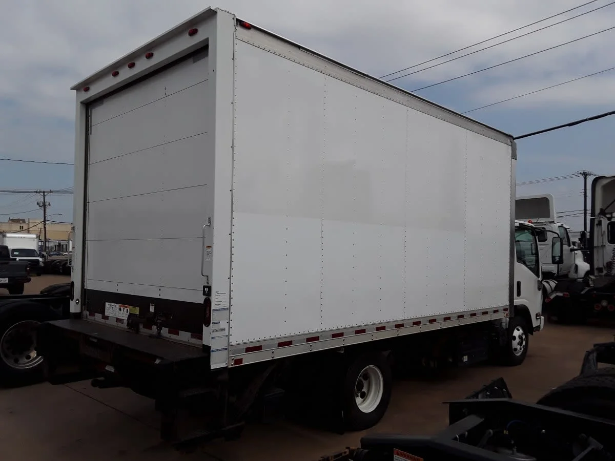 2019 Isuzu NPR - image 4