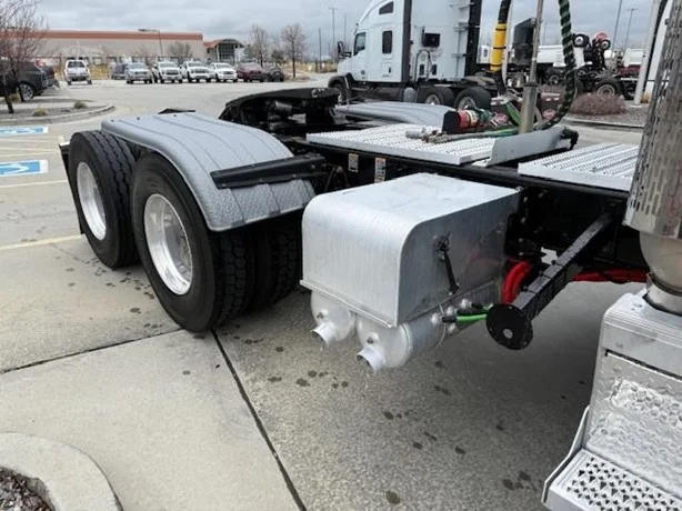 2023 Peterbilt 567 - image 10