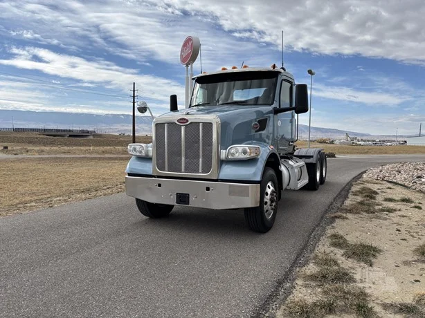 2023 Peterbilt 567 - image 2