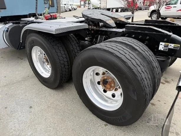 2023 Peterbilt 567 - image 13