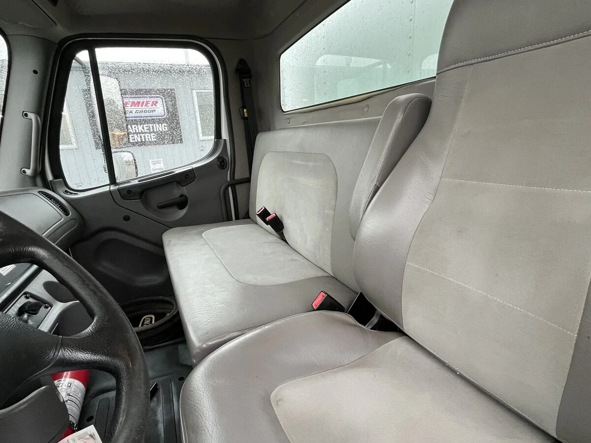 2017 Freightliner M2 106 - image 20