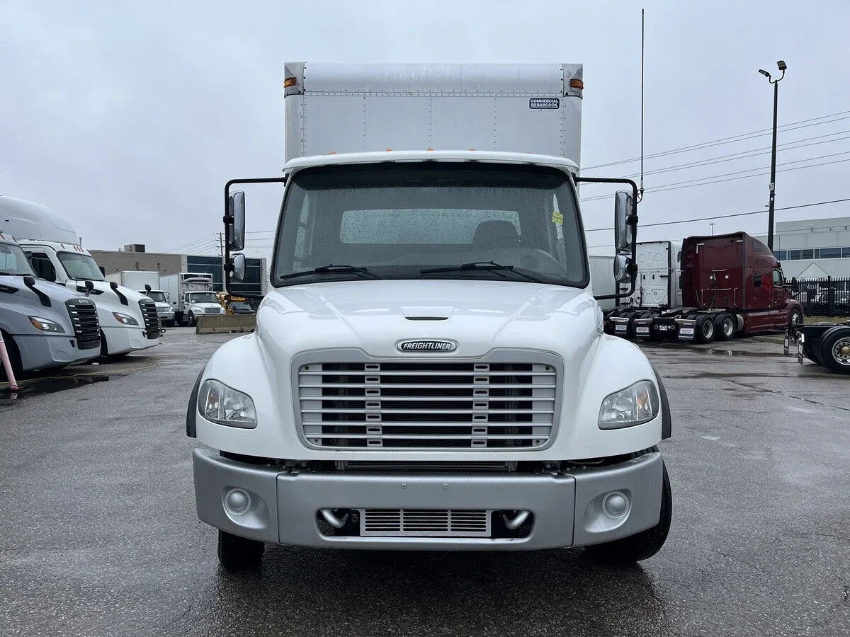 2017 Freightliner M2 106 - image 2