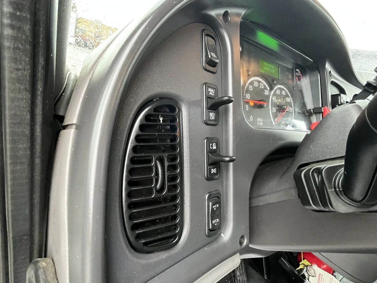 2017 Freightliner M2 106 - image 26