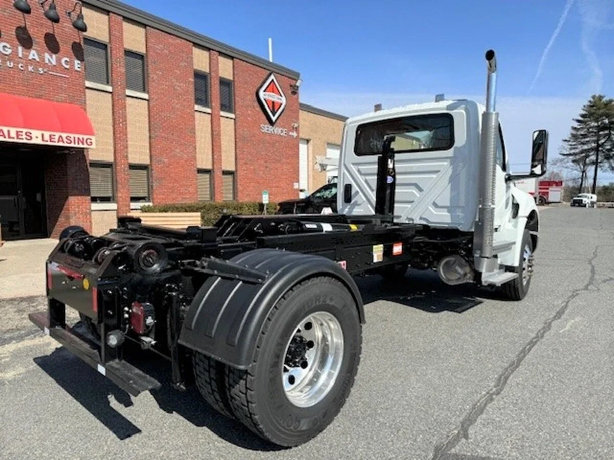 2025 International MV - image 8