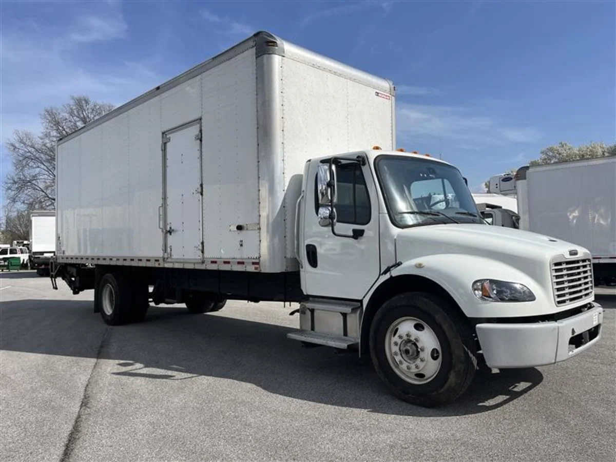 2019 Freightliner M2 106 in Beltsville, MD — photo 3