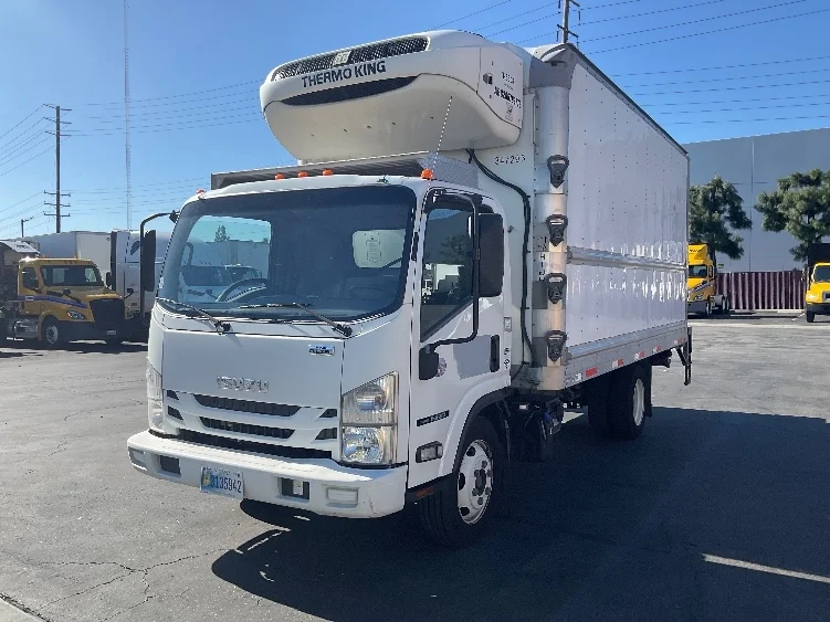 2020 Isuzu NRR - image 3