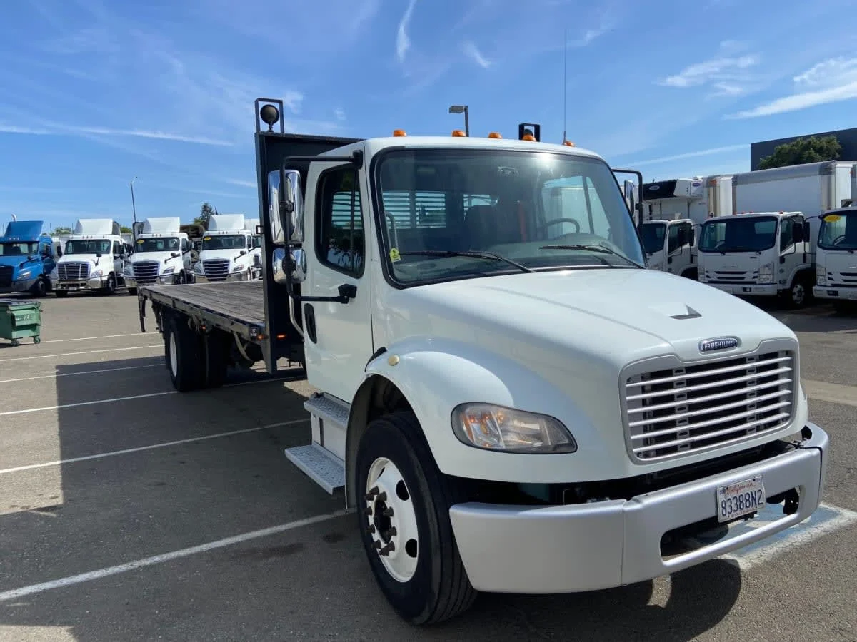 2019 Freightliner M2 106 in West Sacramento, CA — photo 3