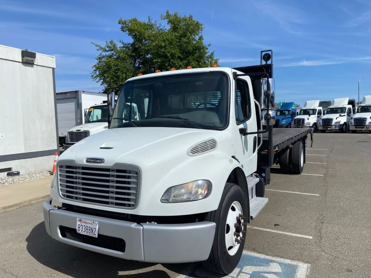 2019 Freightliner M2 106
