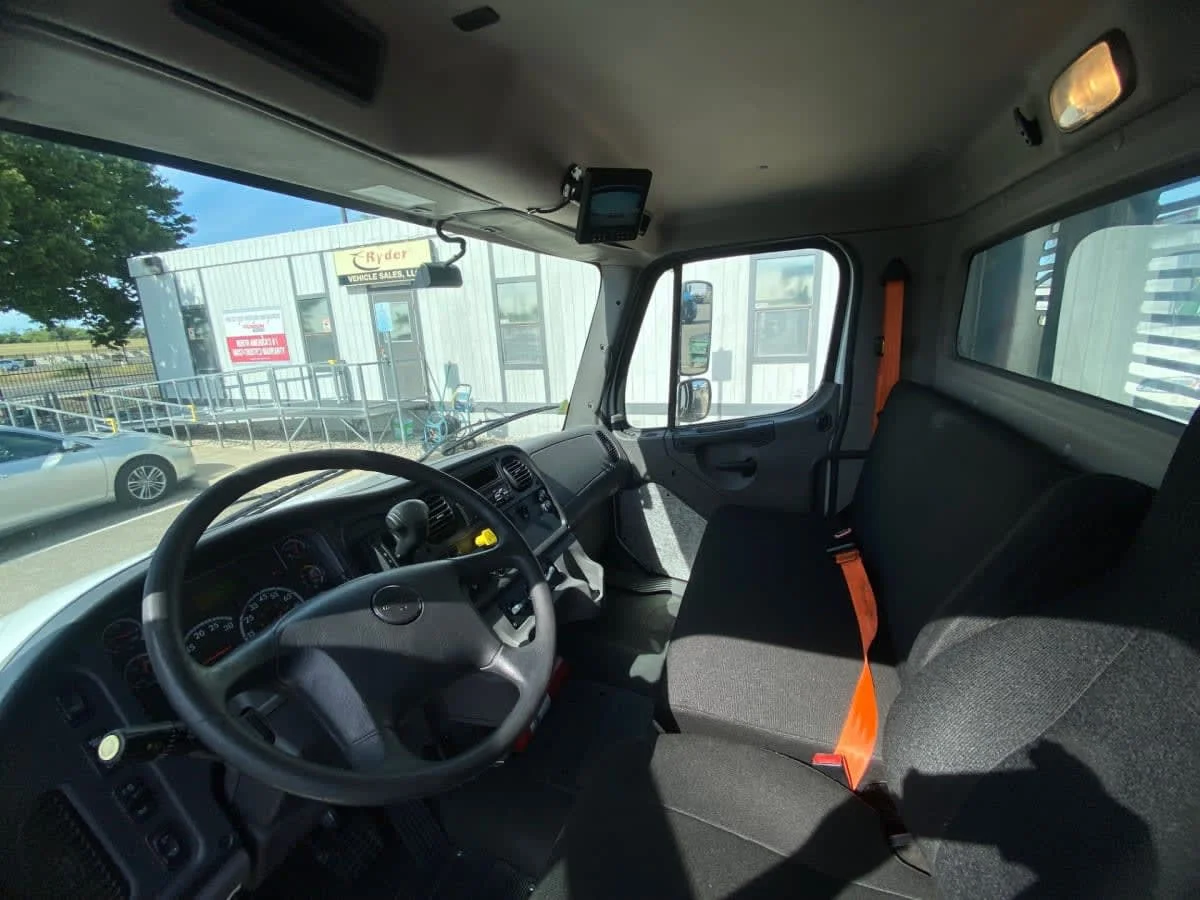 2019 Freightliner M2 106 in West Sacramento, CA — photo 7