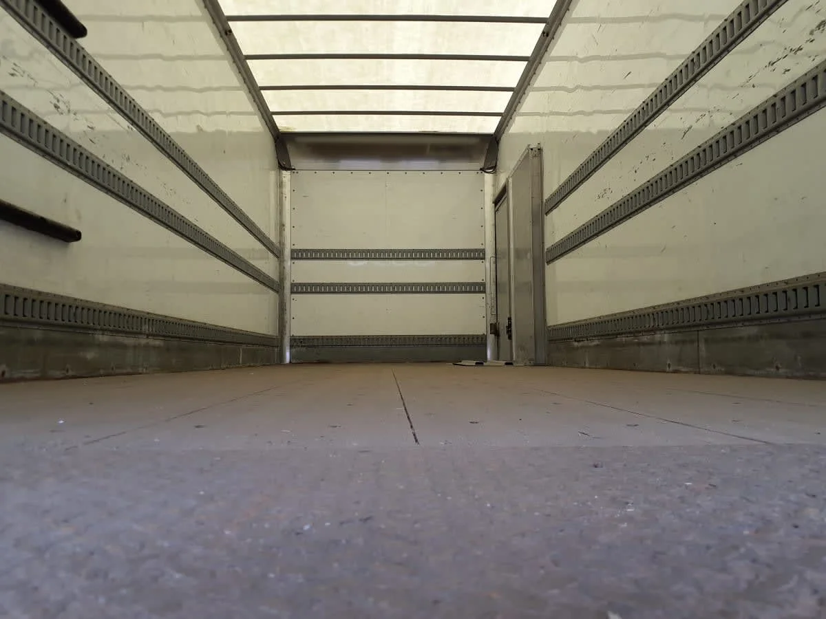 2018 International 4300 - image 8