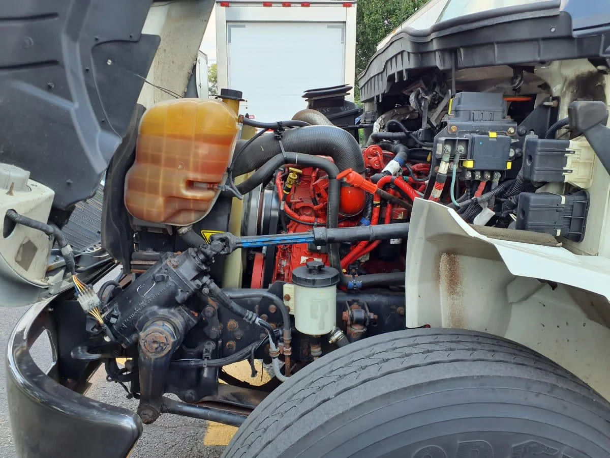 2018 International 4300 - image 9