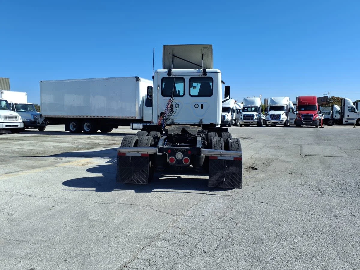 2022 Freightliner Cascadia - image 5