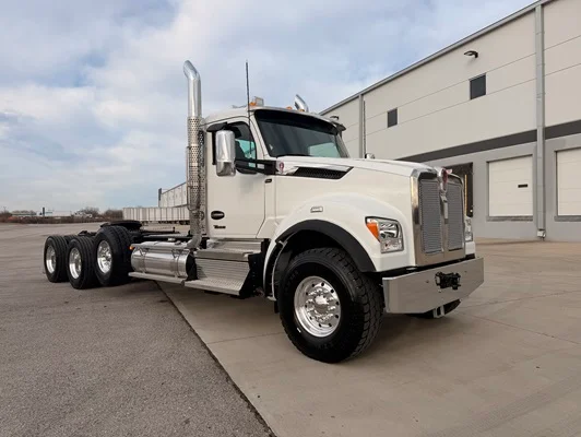 2026 Kenworth T880 in Kansas City, MO