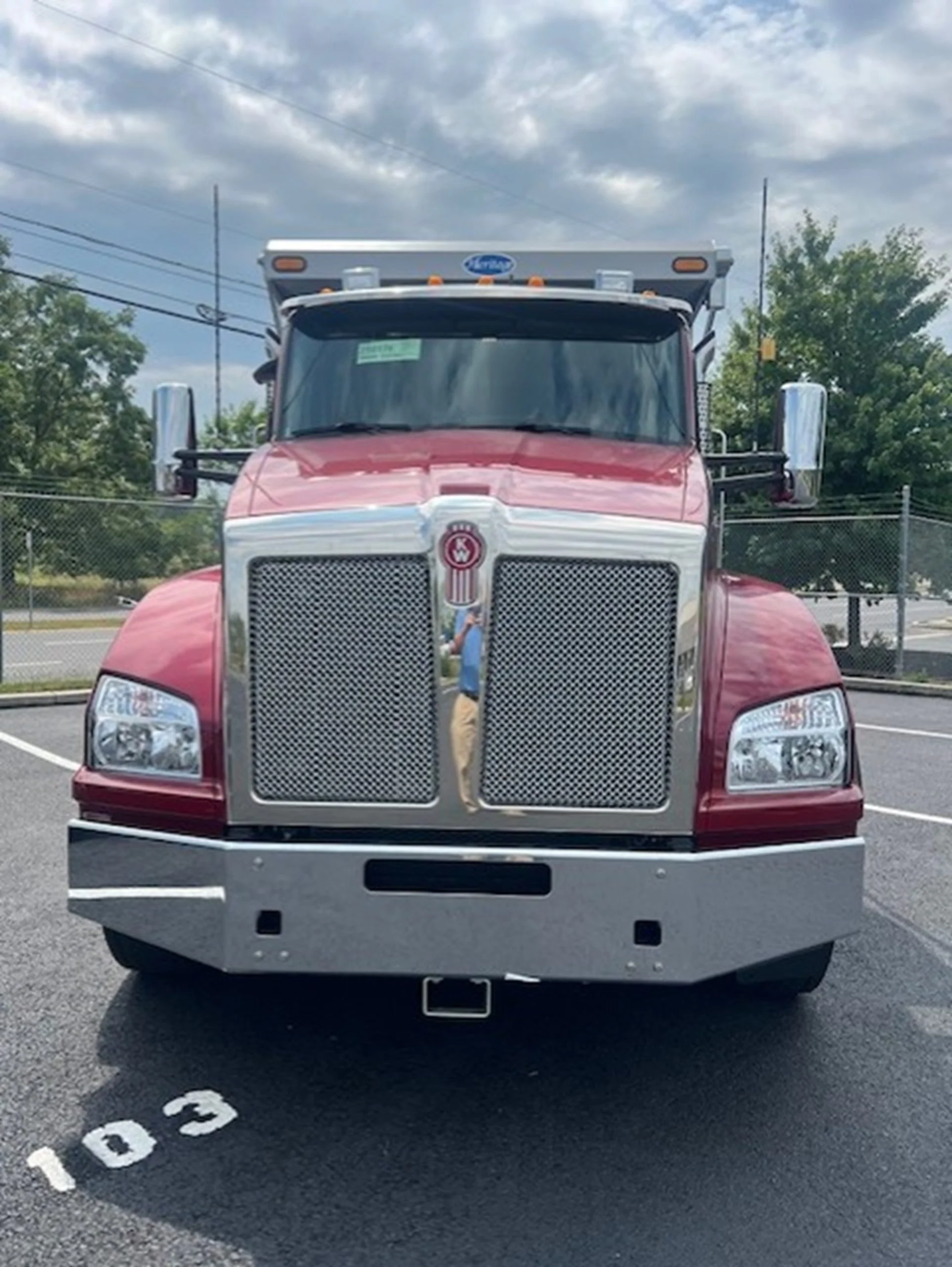 2027 Kenworth T880 in Hagerstown, MD — photo 2