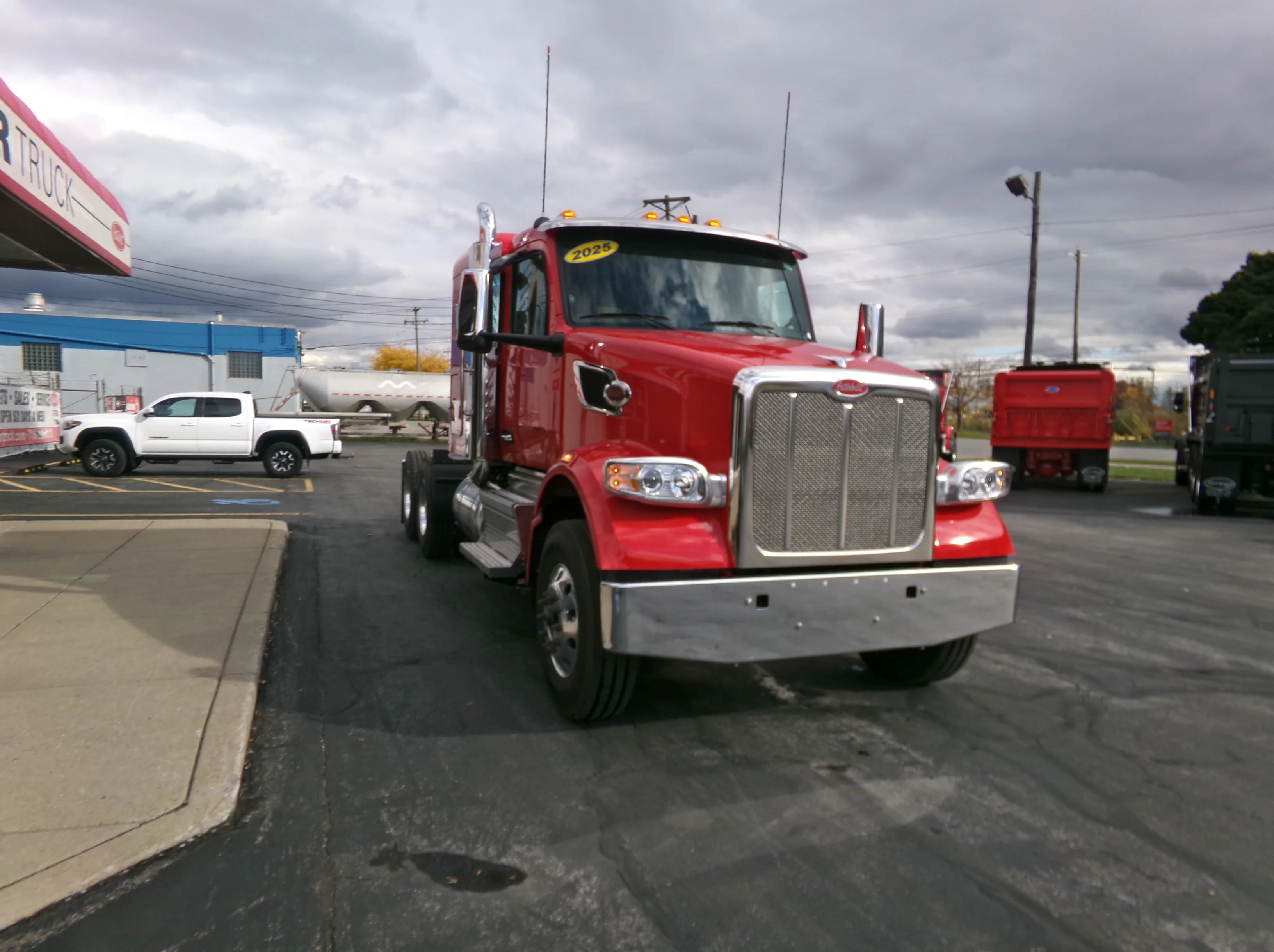 2025 Peterbilt 567 in Eau Claire, PA — photo 2