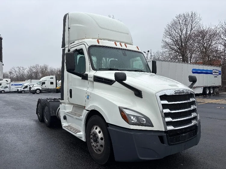 2019 Freightliner Cascadia in Indianapolis, IN