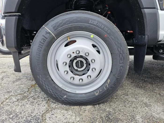 2026 Ford F-550 — photo 9