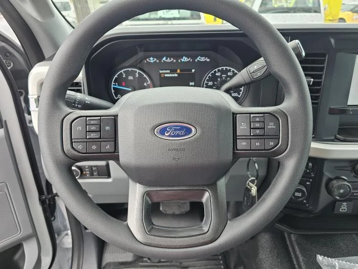 2026 Ford F-550 — photo 17